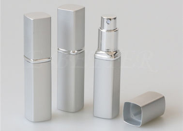 無光沢の銀製旅行香水の噴霧器のホールダー25mlの口頭スプレーの芳香の結め換え品のびん